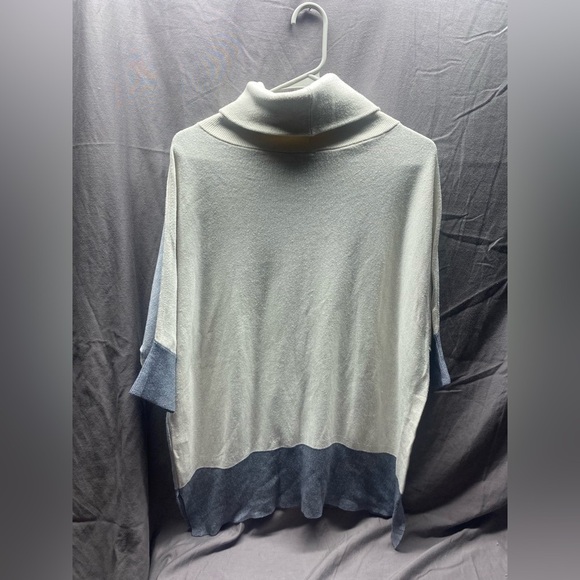 White House Black Market Gray and Cream Sweater - wool blend - Picture 2 of 7